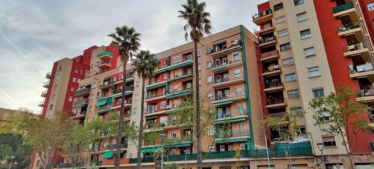 Blocs de pisos de la plaça del Congrés Eucarístic (Barcelona)