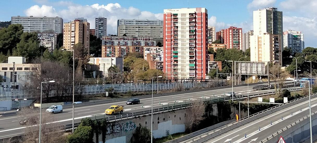 Ciutat Meridiana, des del pont del c. Castelldefels (Barcelona)